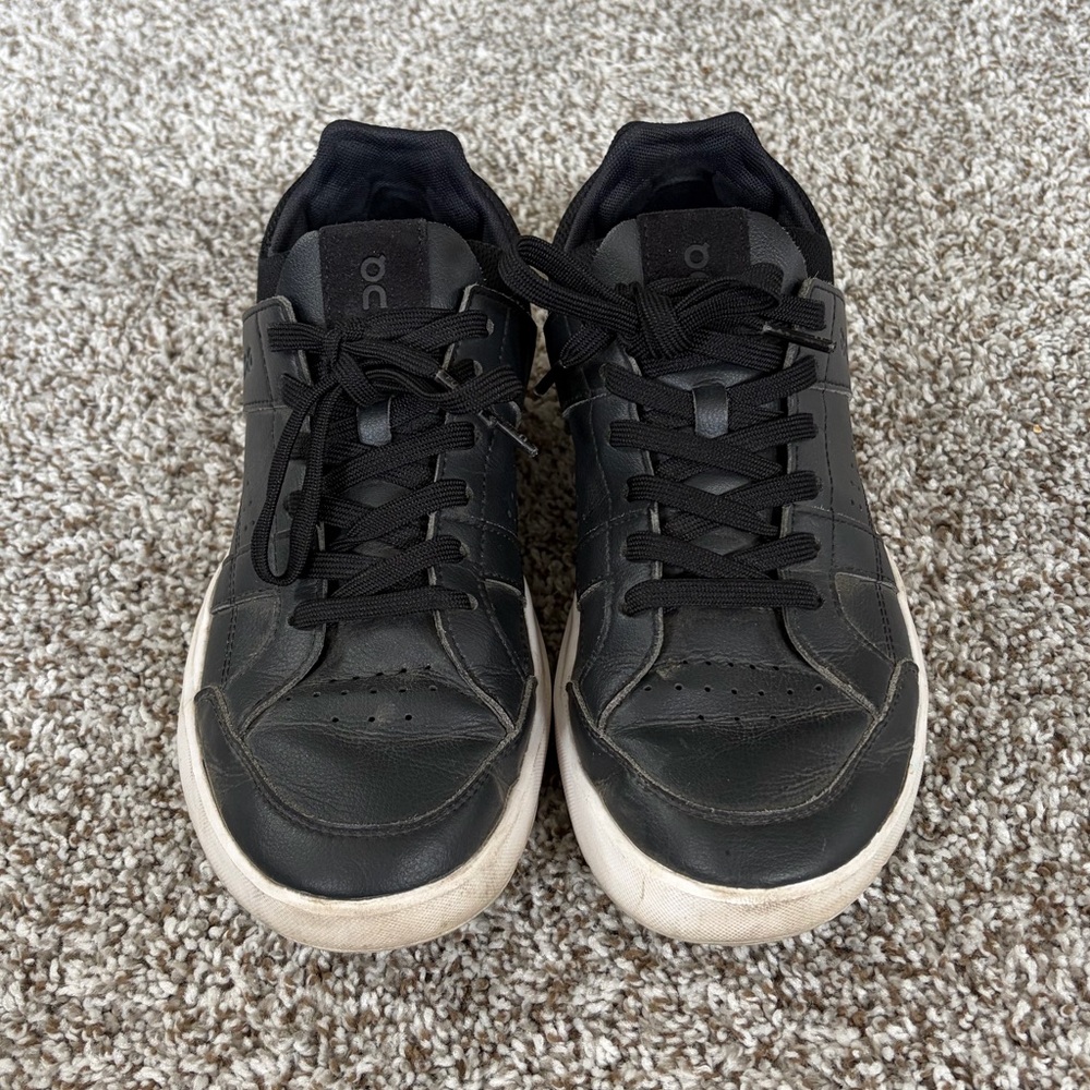 THE ROGER Clubhouse Tennis Sneaker ON Women’s Size 8.5